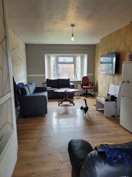 Flat For Rent in Birmingham, England