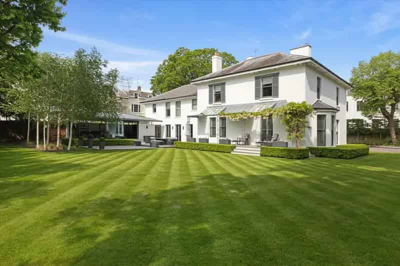 4 Bedroom Villa For Sale 6000 Sqft Fully Remodelled
