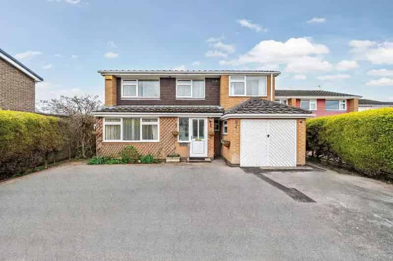 4 Bed Detached House for Sale in Cropwell Bishop