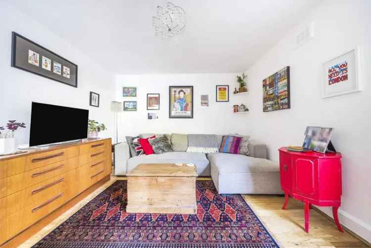 One Bedroom Garden Flat Near Sydenham and Penge East Stations