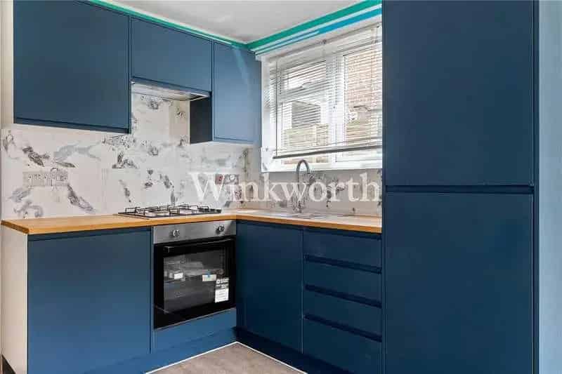 2 Bed Flat for Sale Chain Free Near Tottenham Hale