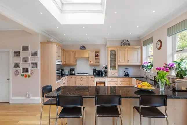 5 Bedroom Detached House Culmington Road London W13