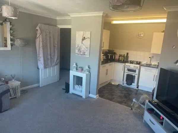 Flat For Rent in Hertsmere, England