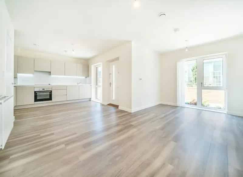 Brand New 2-Bed Apartment with 2 Terraces and Parking