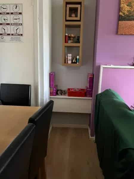 2 Bed Flat Forest Gate Near Station Shops Balcony