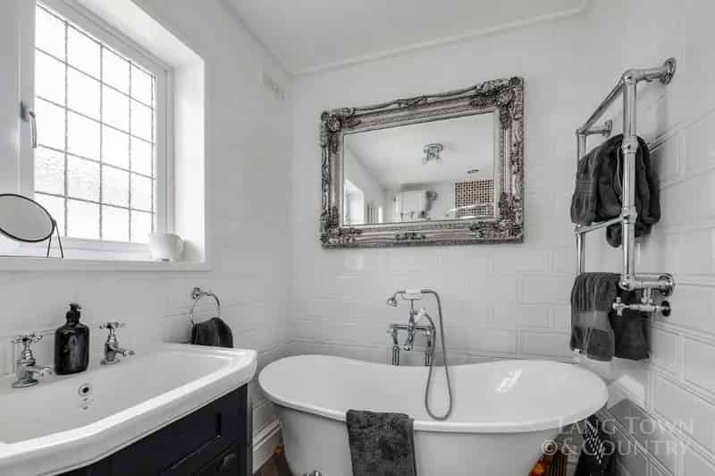 3 Bed Semi-Detached House For Sale in Stoke Conservation Area