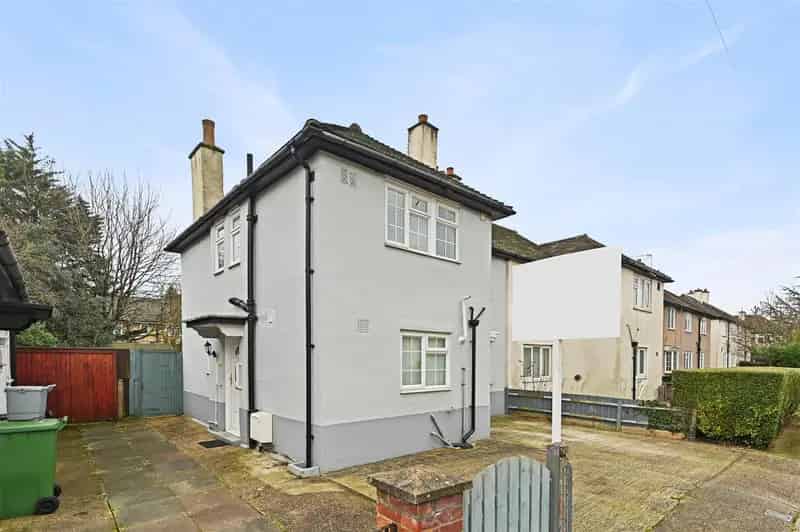 3 Bedroom Semi-Detached House to Rent East Acton