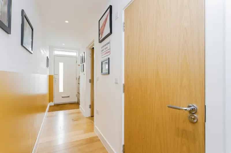Four Double Bedroom House in Town Centre