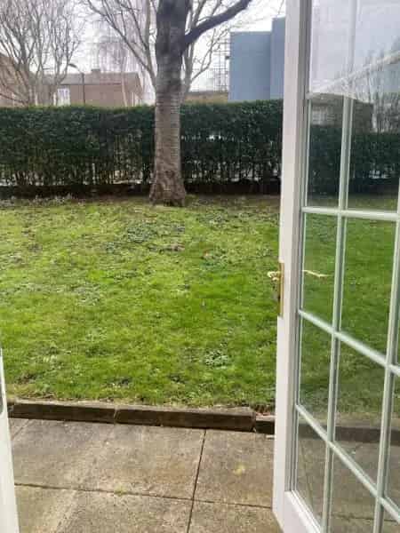 2 Bed Apartment near Kings Cross - Secure Estate - Adapted Ground Floor