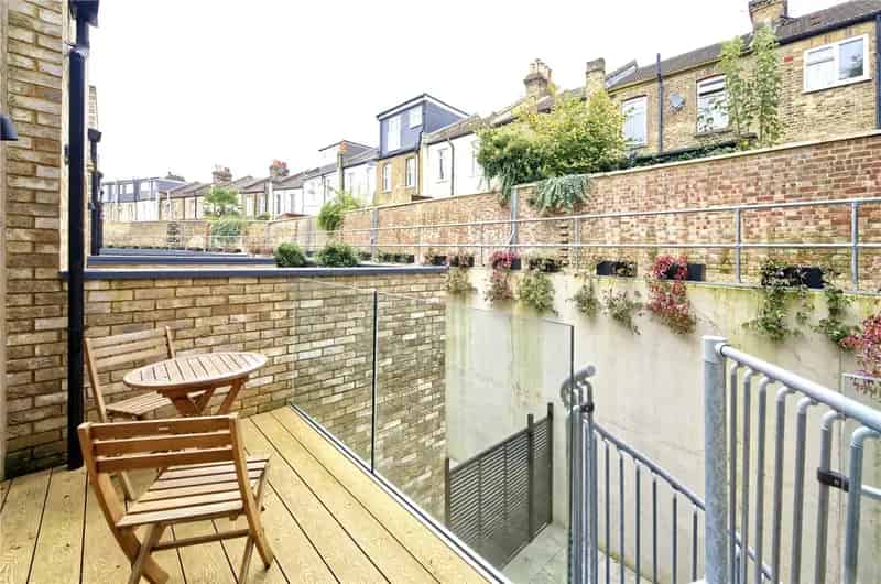2 Bedroom Apartment Tooting Carpenters Mews