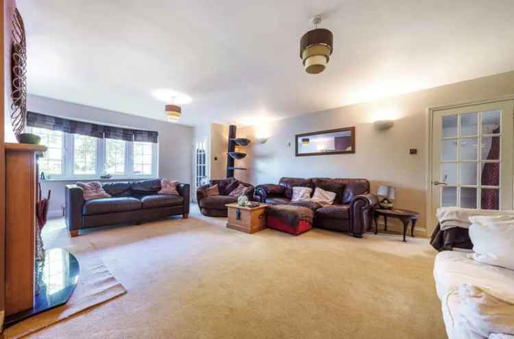 5 Bedroom Detached House North Woodley Road