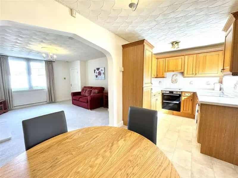 3 Bed Semi-Detached House For Sale