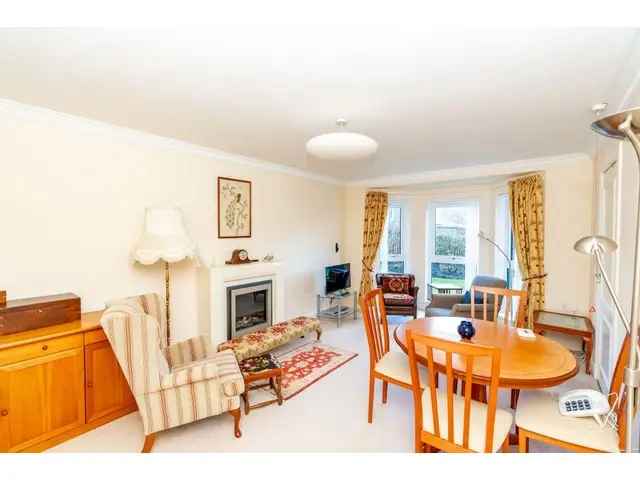 2 Bedroom Retirement Flat for Sale in Morningside