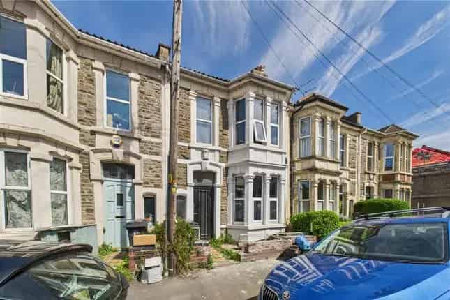 5 Bed 5 Bath HMO Investment Property Whitehall Bristol