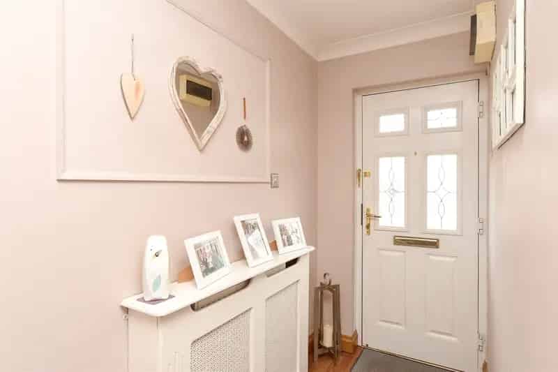 2 Bedroom Semi-Detached House for Sale in Redhill