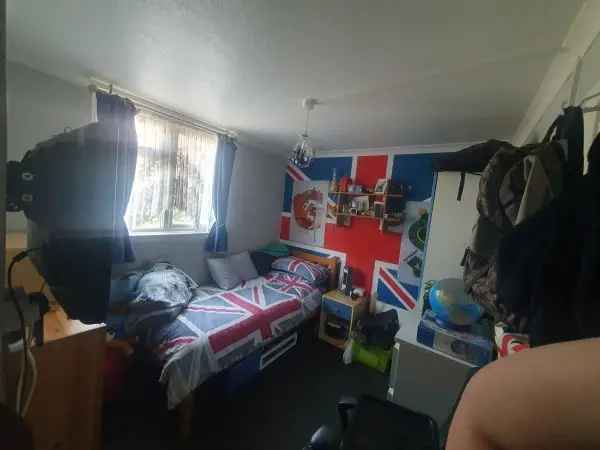 Flat For Rent in Basildon, England