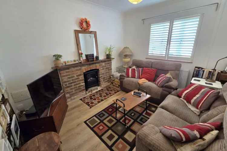 Three Bedroom Family Home Near Workhouse Lake