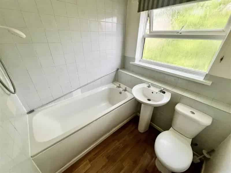 2 Bed First Floor Maisonette for Sale in Shirley Solihull