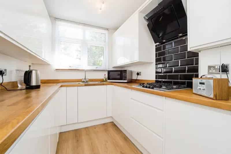 3 Bed Semi-Detached House Rainham