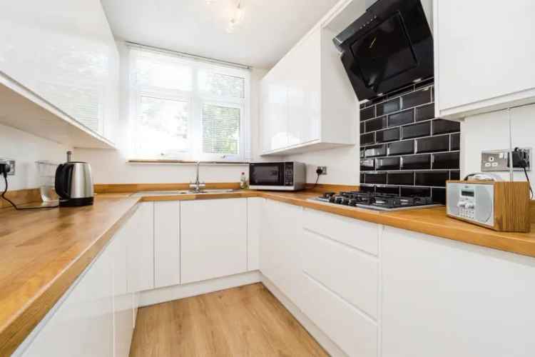 3 Bed Semi-Detached House Rainham