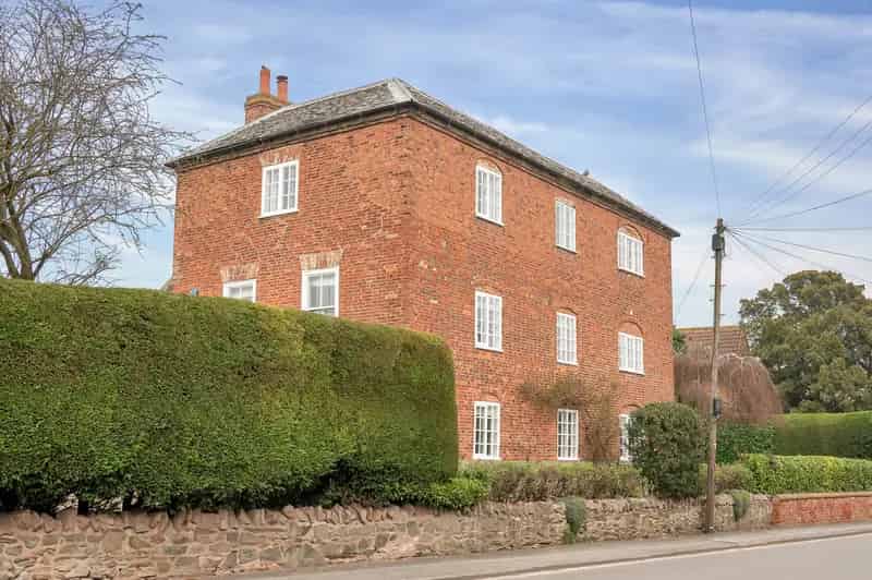 Grade II Listed Georgian Home 5 Bedrooms 3 Bathrooms
