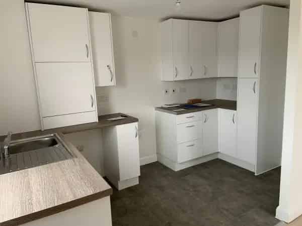 1 Bed Ground Floor Flat Near Park and Train Station
