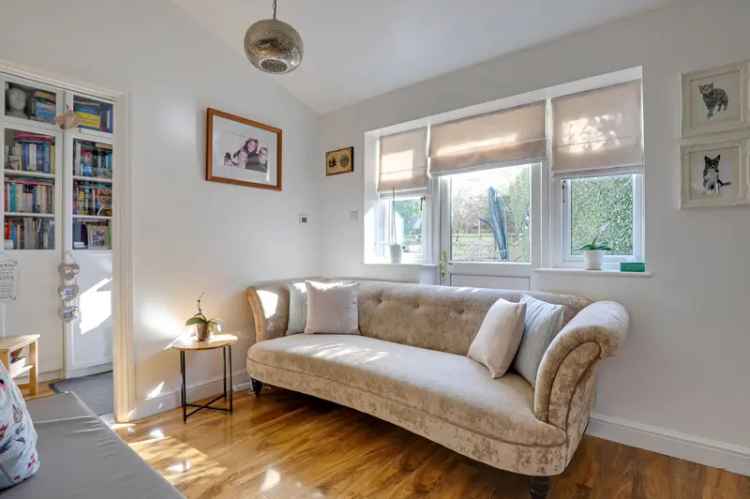3 Bedroom Semi Detached House to Rent Caversham