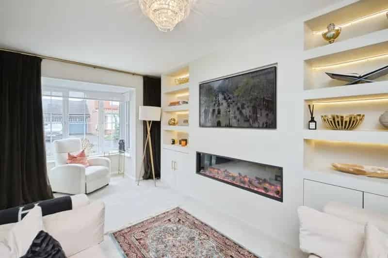 Four Bedroom Detached Family Home with Beauty Salon