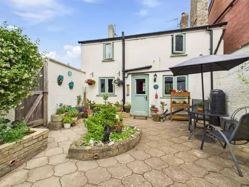 3 Bedroom Detached House for Sale in Eastington