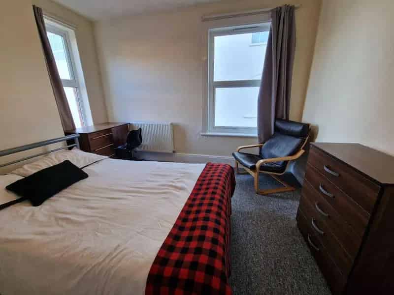 4 Bedroom Maisonette to Rent Near Brighton University