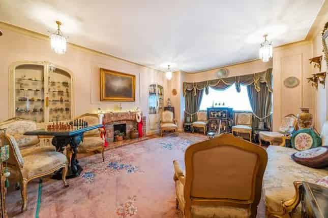5 Bedroom Family Home for Sale in Ealing W5