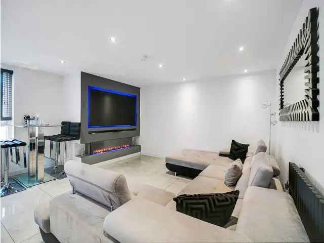 2 Bedroom Flat for Sale in Glasgow