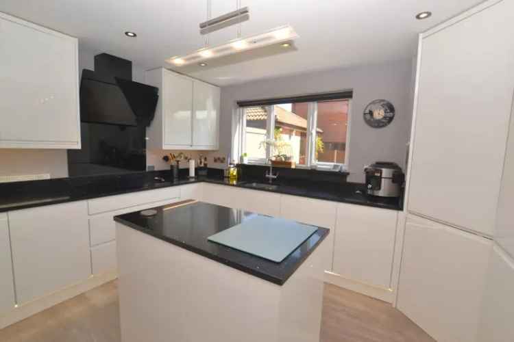 4 Bedroom House For Sale Detached Garage Large Garden