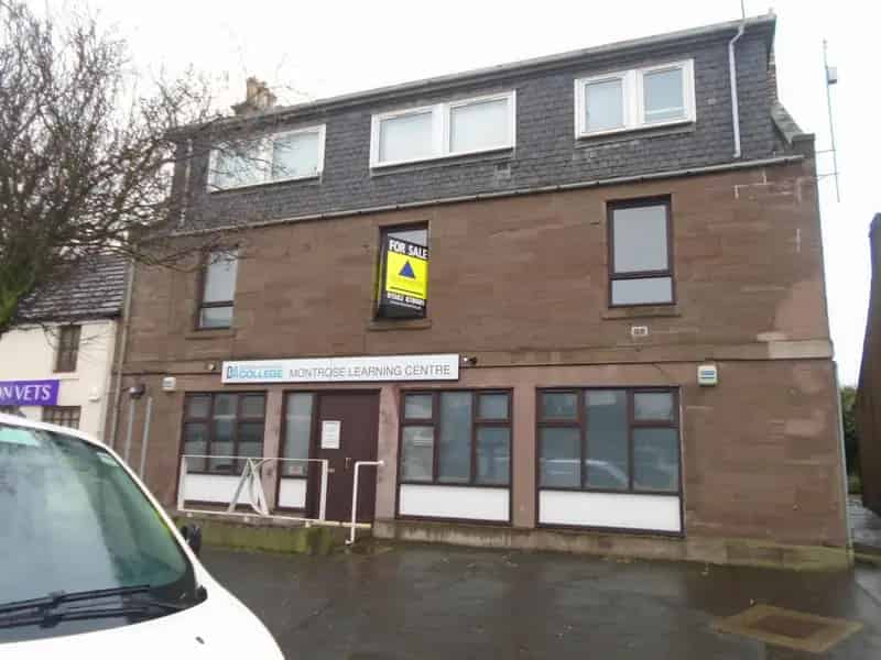 Entire Building For Sale Main Road Frontage 3327 SQ FT