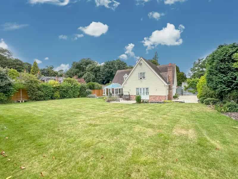 5 Bedroom Detached House Lexden