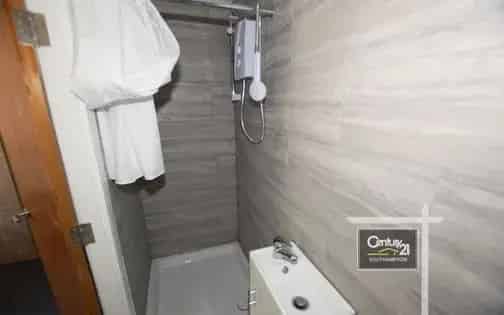 Southampton Studio Flat 17m² Furnished First Floor