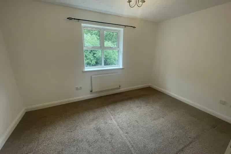 2 Bed Semi-Detached House Orton Southgate - Driveway Garage - Pets Considered