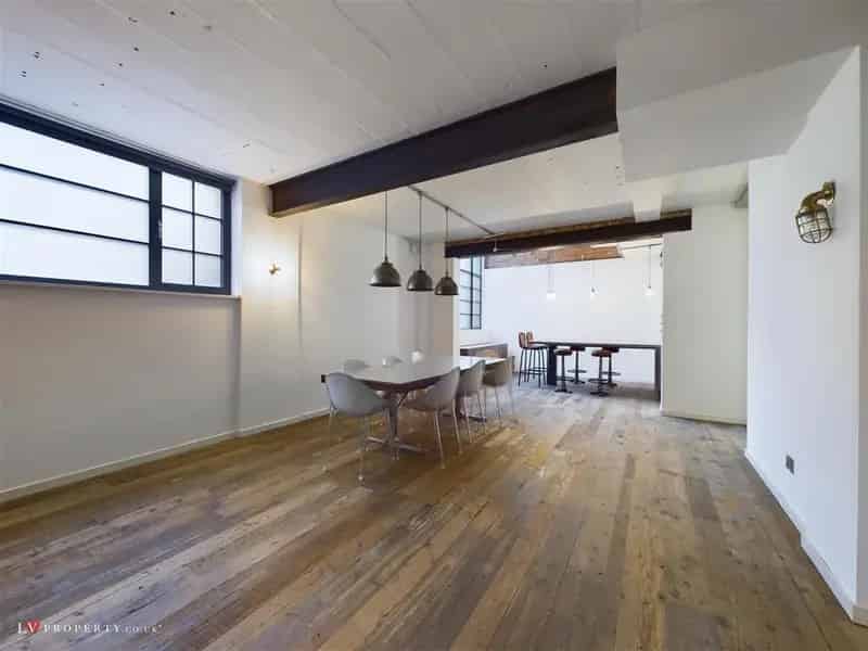 2 Bedroom Loft Apartment Near St Pauls Square Birmingham Jewellery Quarter