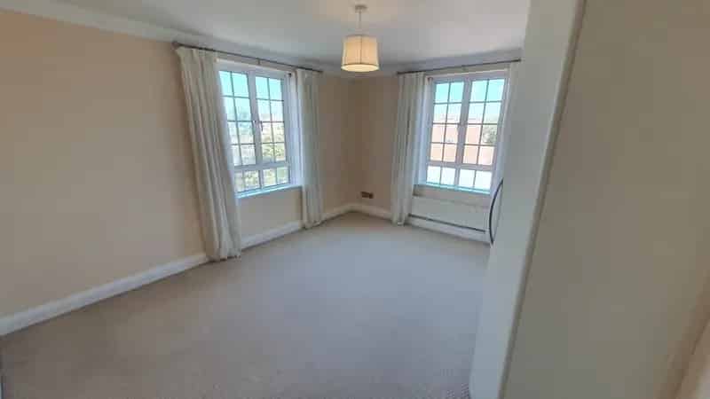 2 Bedroom Flat To Rent Available 28 10 2025