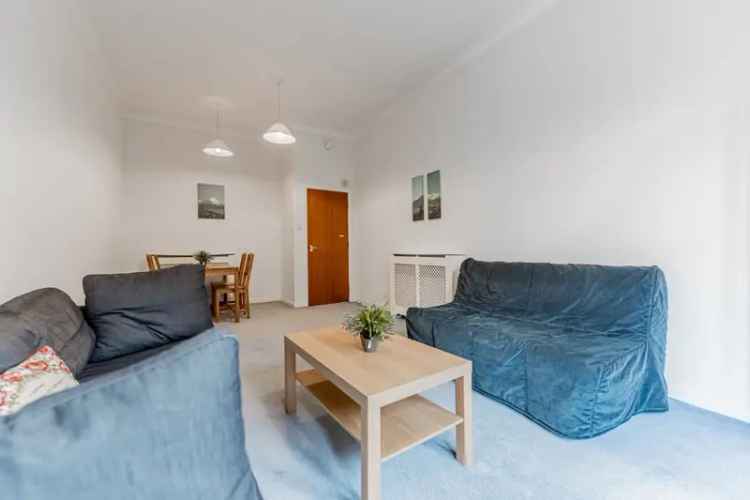 2 Bed Apartment Near Glasgow University Private Parking