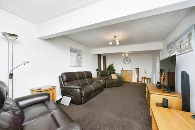 Amazing Detached Property 1800 sq ft Family Home Development Potential