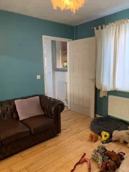 2 Bed End Terrace House Near Town Centre and Freeport