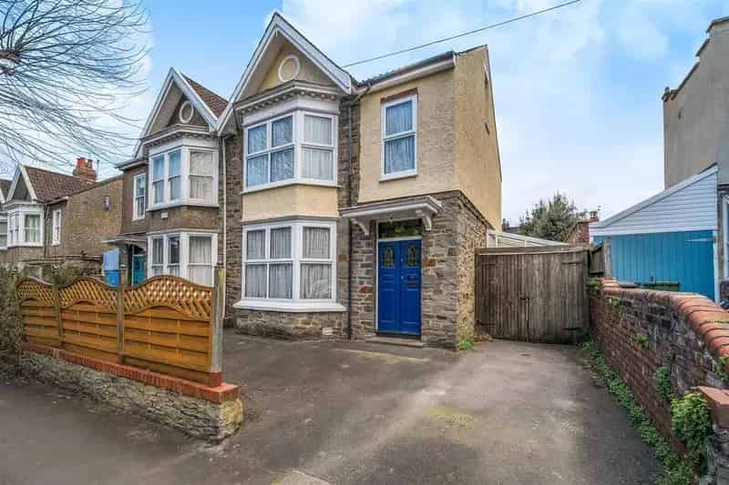4 Bedroom Semi-Detached House for Sale in Knowle Bristol