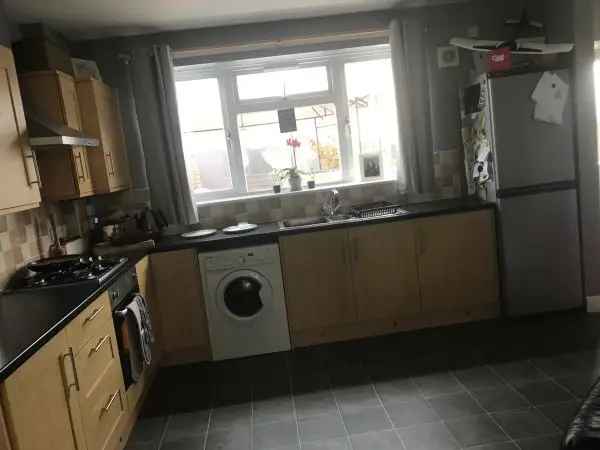 2 Bedroom House for Swap Near Shops and Transport