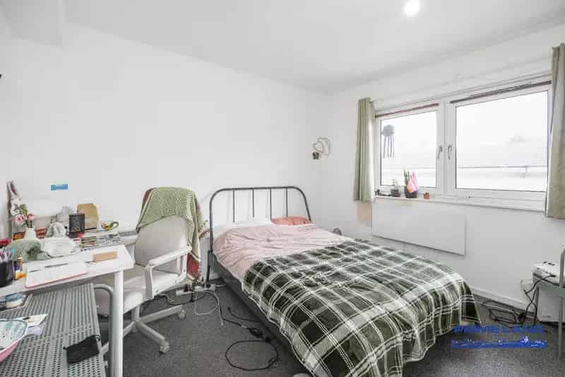 1 Bedroom Flat Barking Station Investment Opportunity