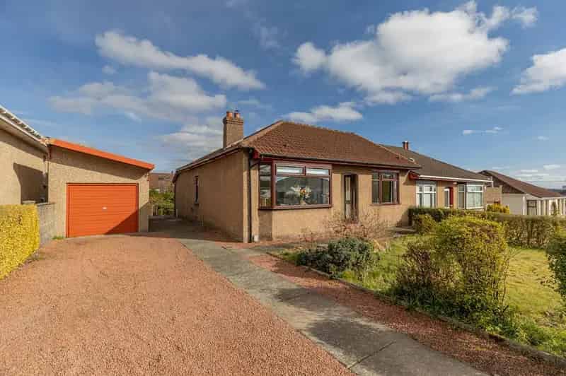 2 Bedroom Semi Detached House Bearsden