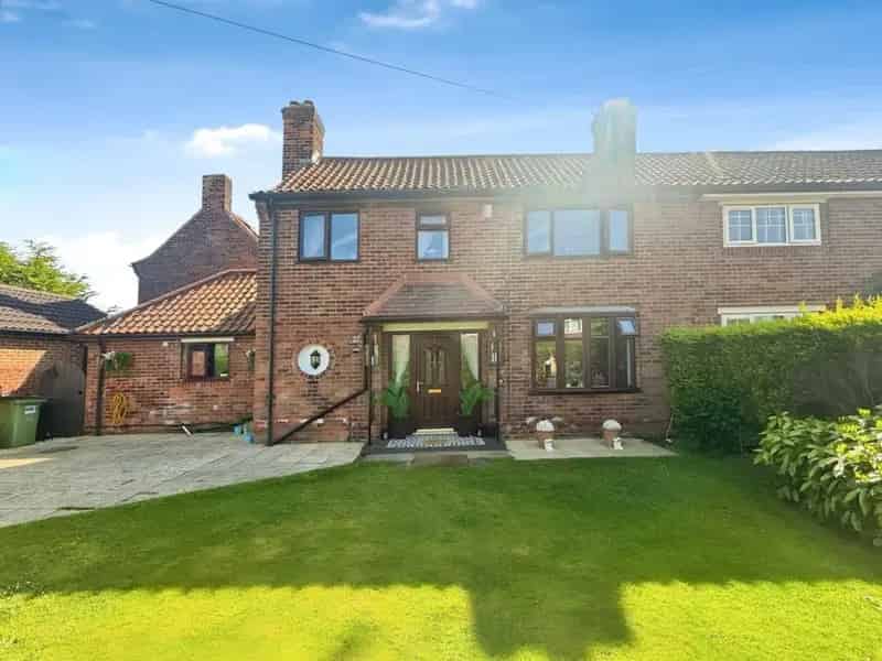 3 Bedroom House For Sale Near Public Transport
