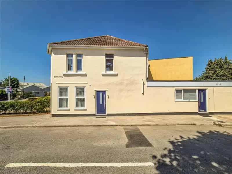 1 Bedroom Flat for Sale Fishponds Beautifully Renovated