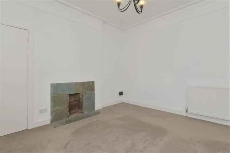 4 Bed Flat - Maindoor with 1 Reception Room