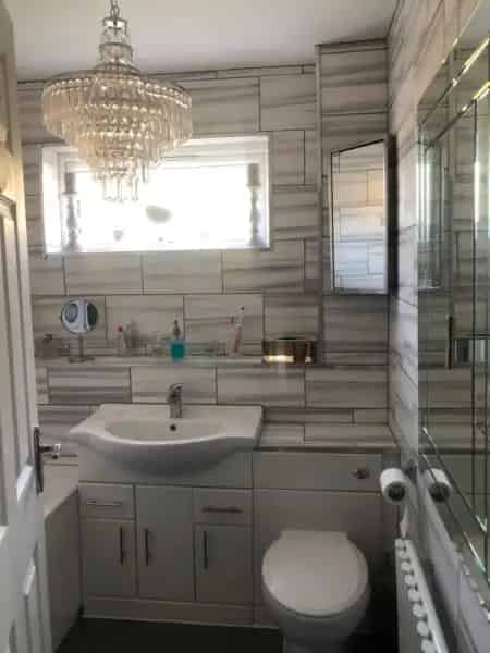 Large 3 Bedroom House with Landscaped Gardens and Garage